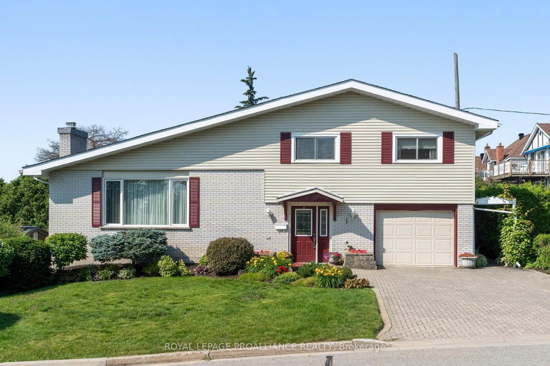 home for sale on 1 Hardy Crescent