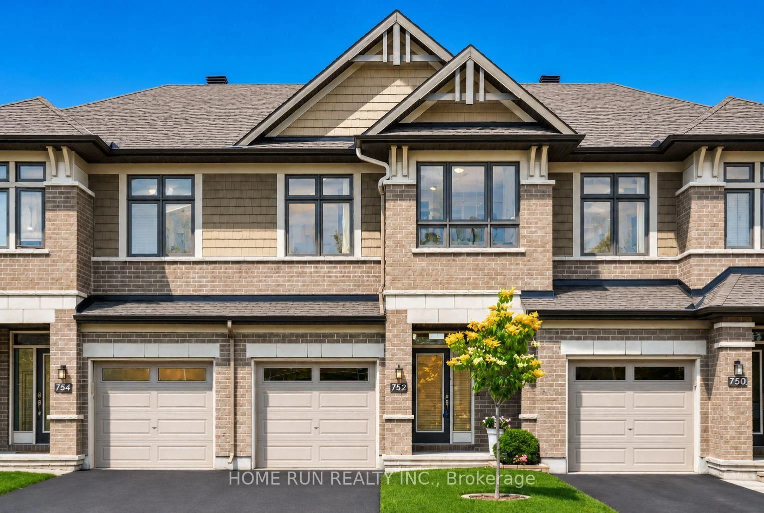 752 Carnelian Crescent, Ottawa, ON