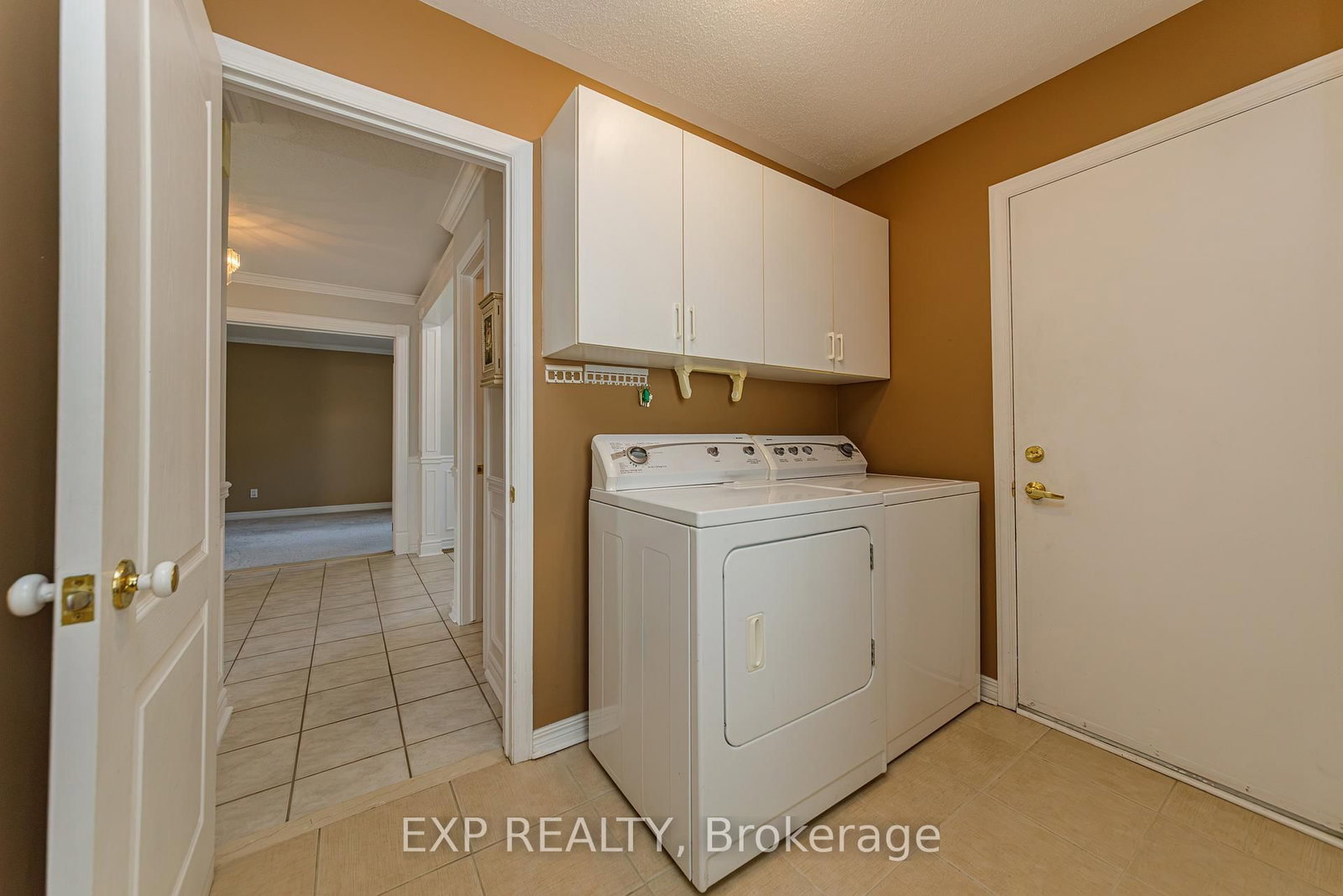 40 Newborough Crescent • Ottawa, ON photo 16