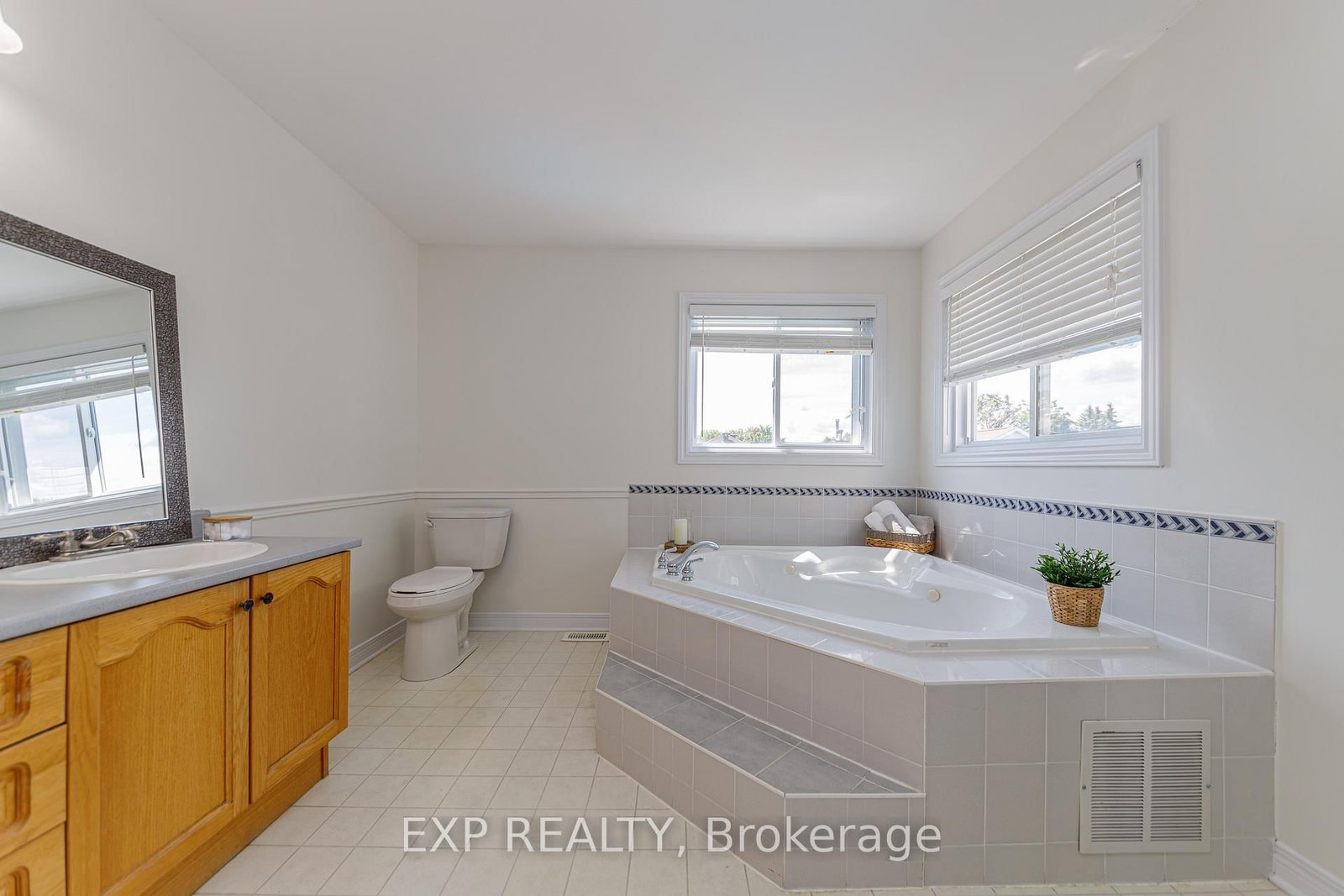 40 Newborough Crescent • Ottawa, ON photo 33