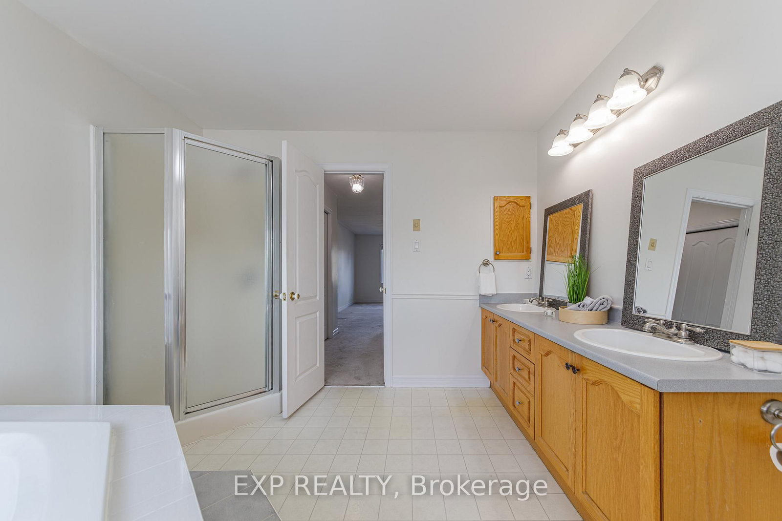 40 Newborough Crescent • Ottawa, ON photo 34