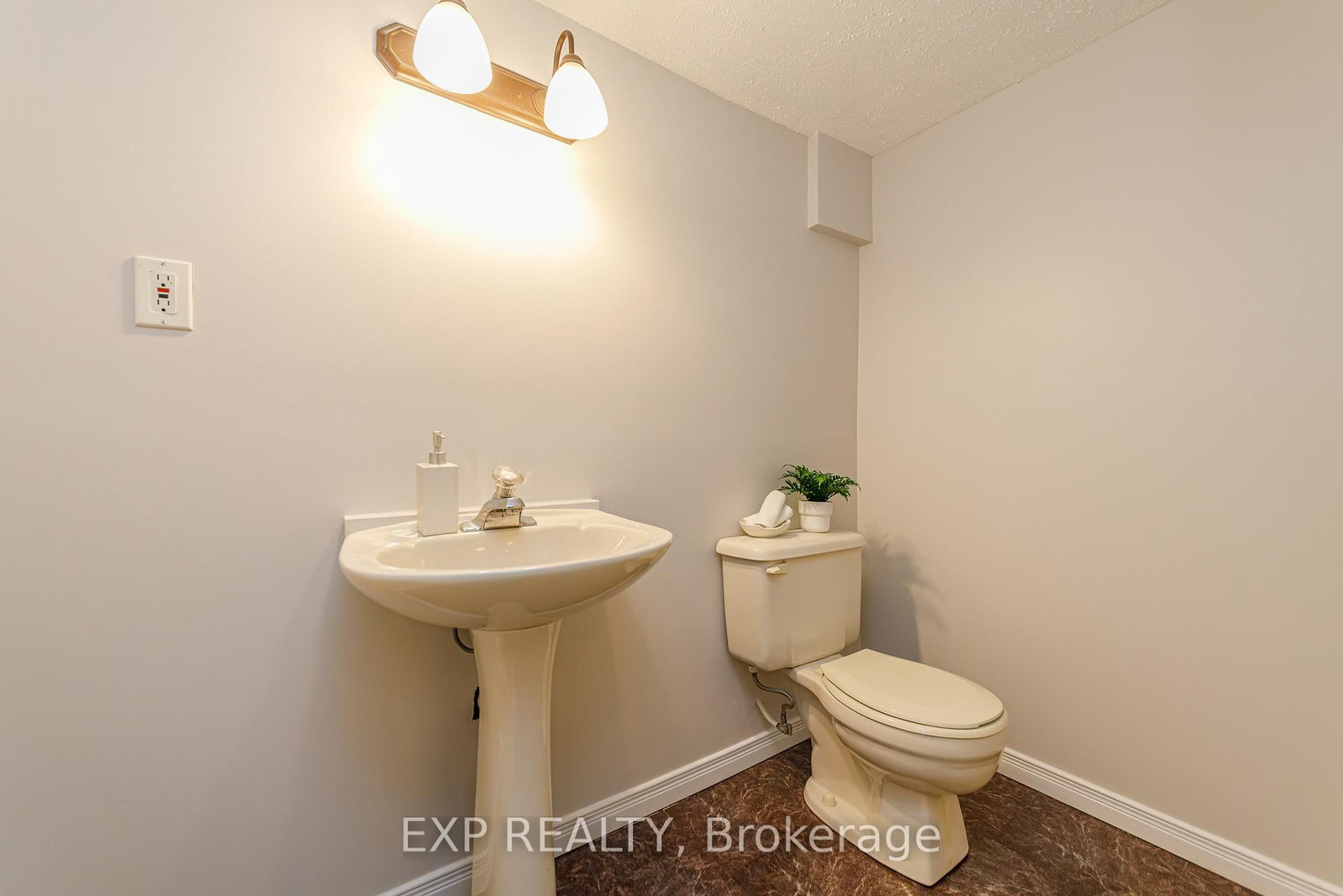 40 Newborough Crescent • Ottawa, ON photo 41