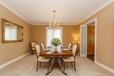 40 Newborough Crescent • Ottawa, ON photo 5