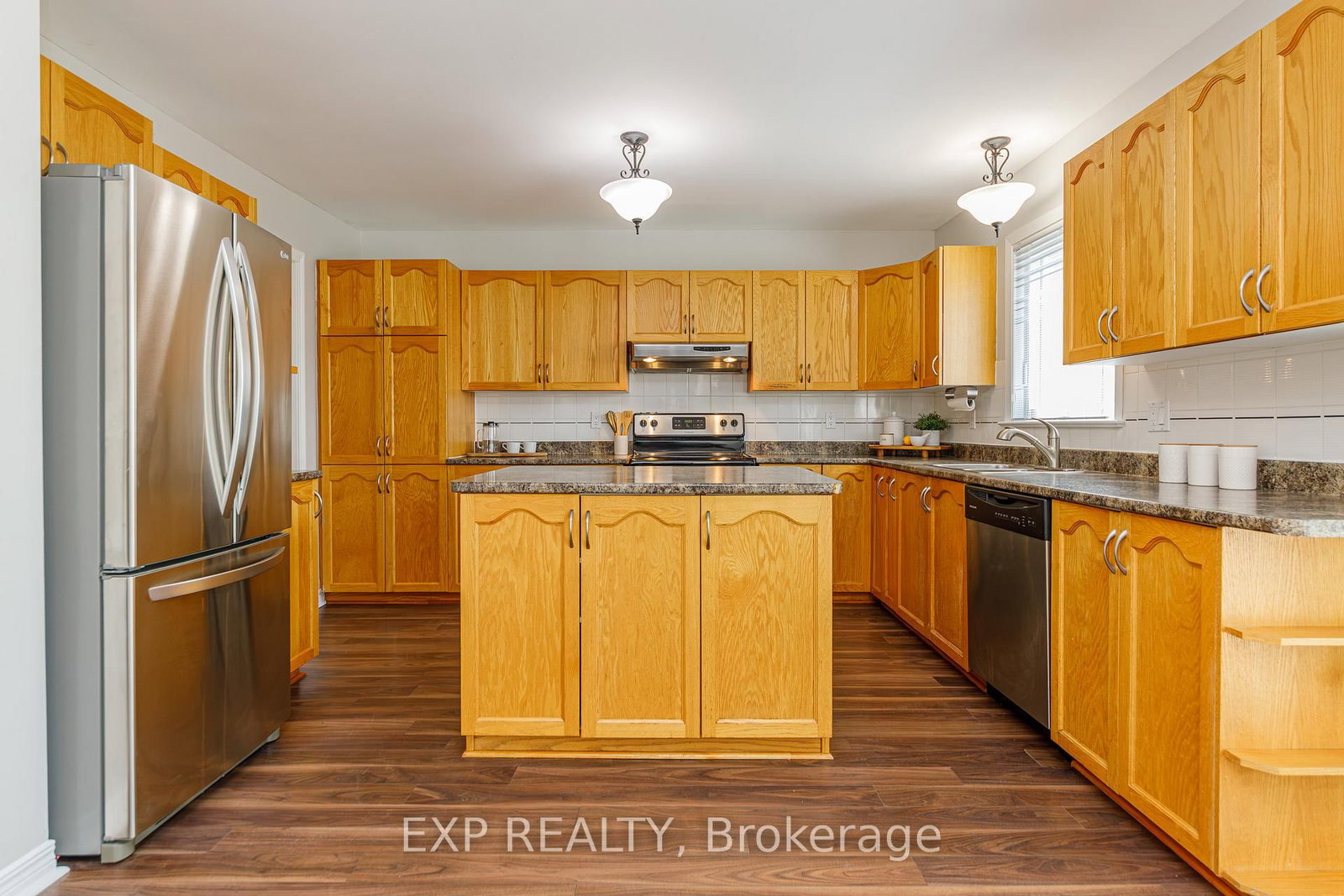 40 Newborough Crescent • Ottawa, ON photo 8