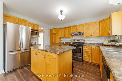 40 Newborough Crescent • Ottawa, ON photo 9