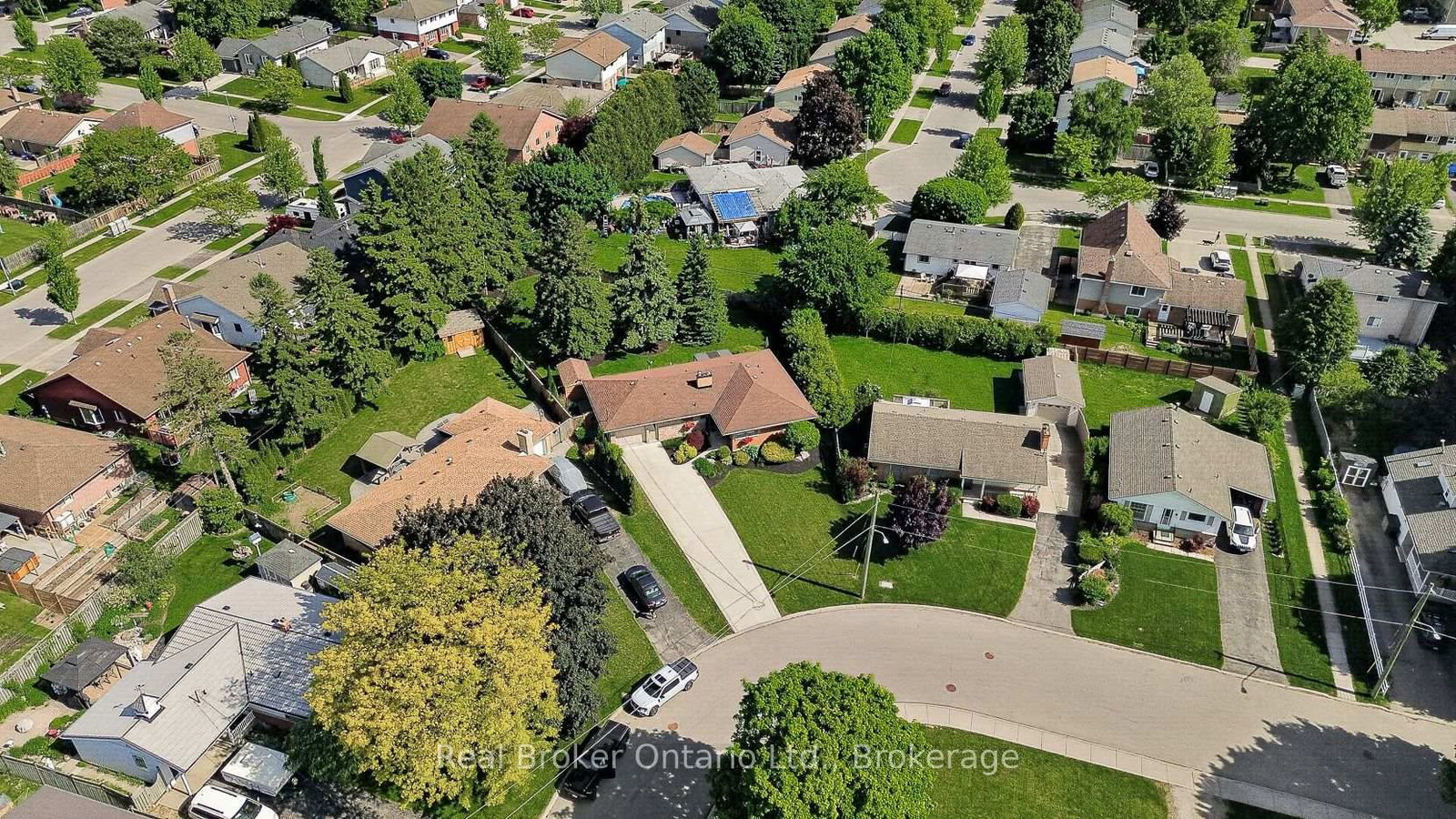 101 Lyndale Crescent, Woodstock — photo 2