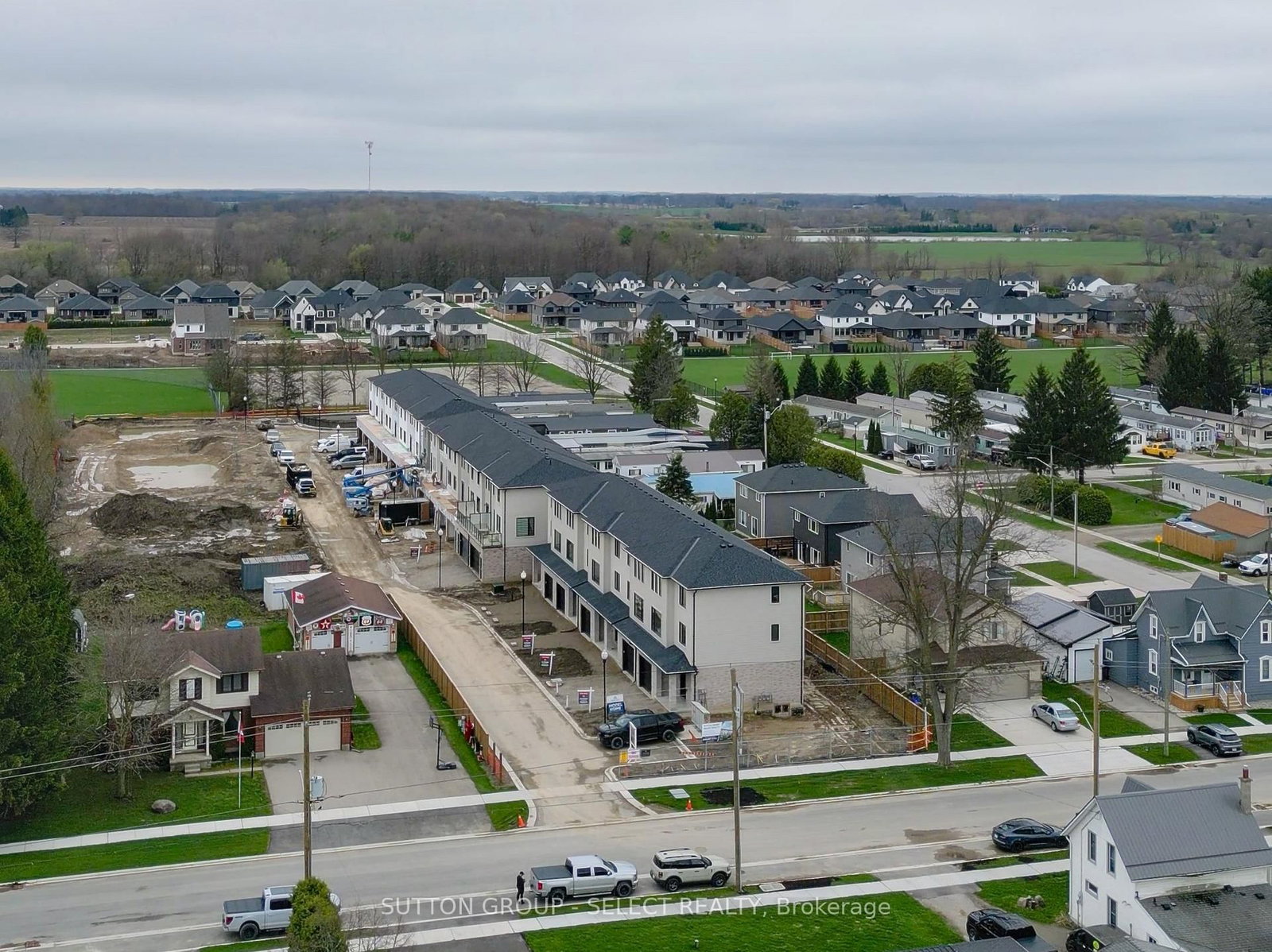 233 Upper Queen Street • #2 • Thames Centre, ON photo 29