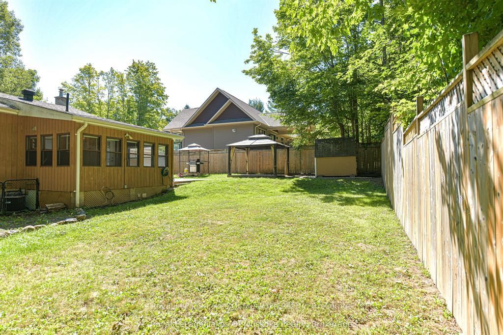 115 Douglas Street • Gravenhurst, ON photo 20