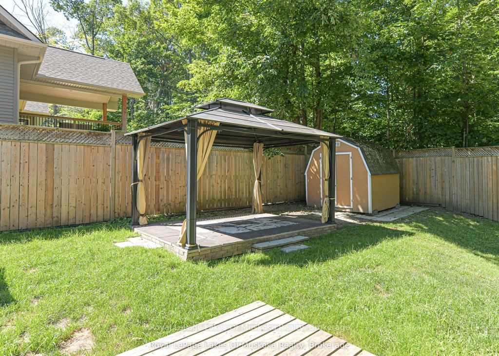 115 Douglas Street • Gravenhurst, ON photo 23