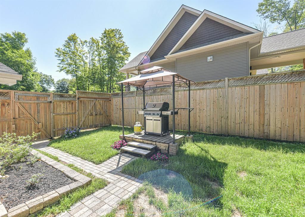 115 Douglas Street • Gravenhurst, ON photo 24