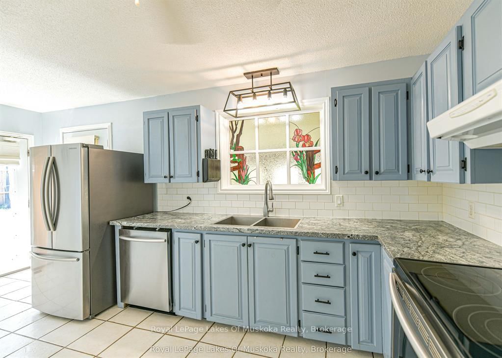 115 Douglas Street • Gravenhurst, ON photo 34