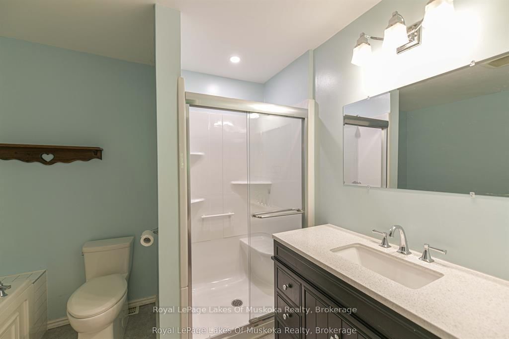 115 Douglas Street • Gravenhurst, ON photo 43