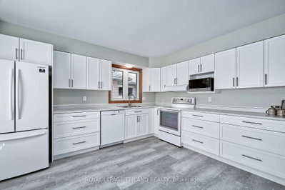 1662 Attawandaron Road • London North, ON photo 4
