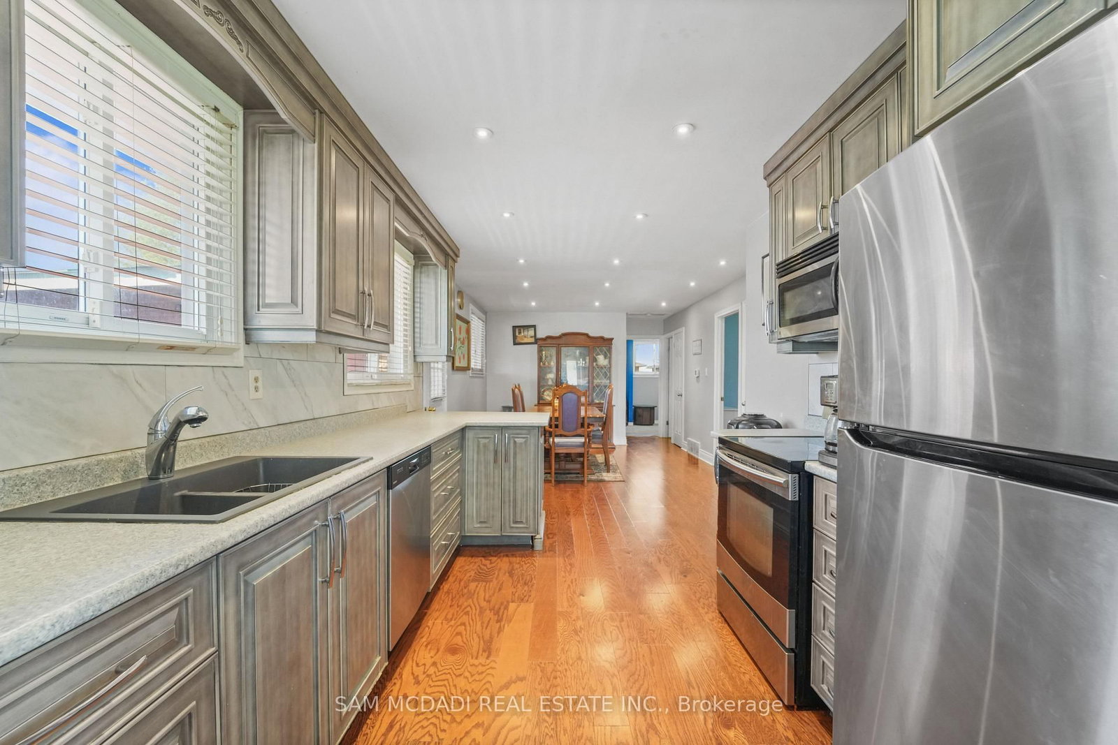 79 Locheed Drive • Hamilton, ON photo 10