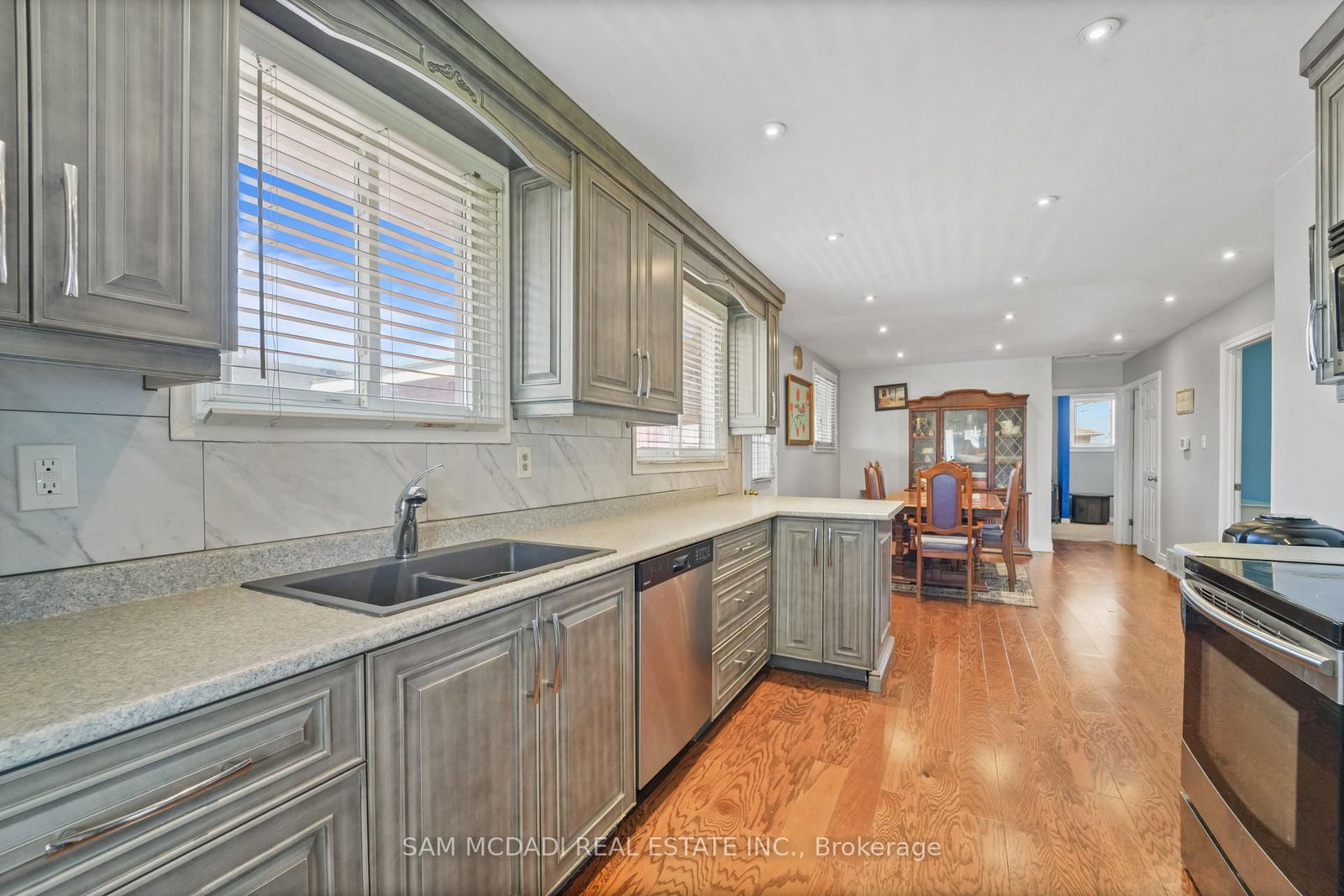 79 Locheed Drive • Hamilton, ON photo 11