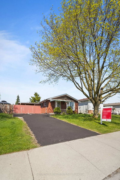 79 Locheed Drive • Hamilton, ON photo 3