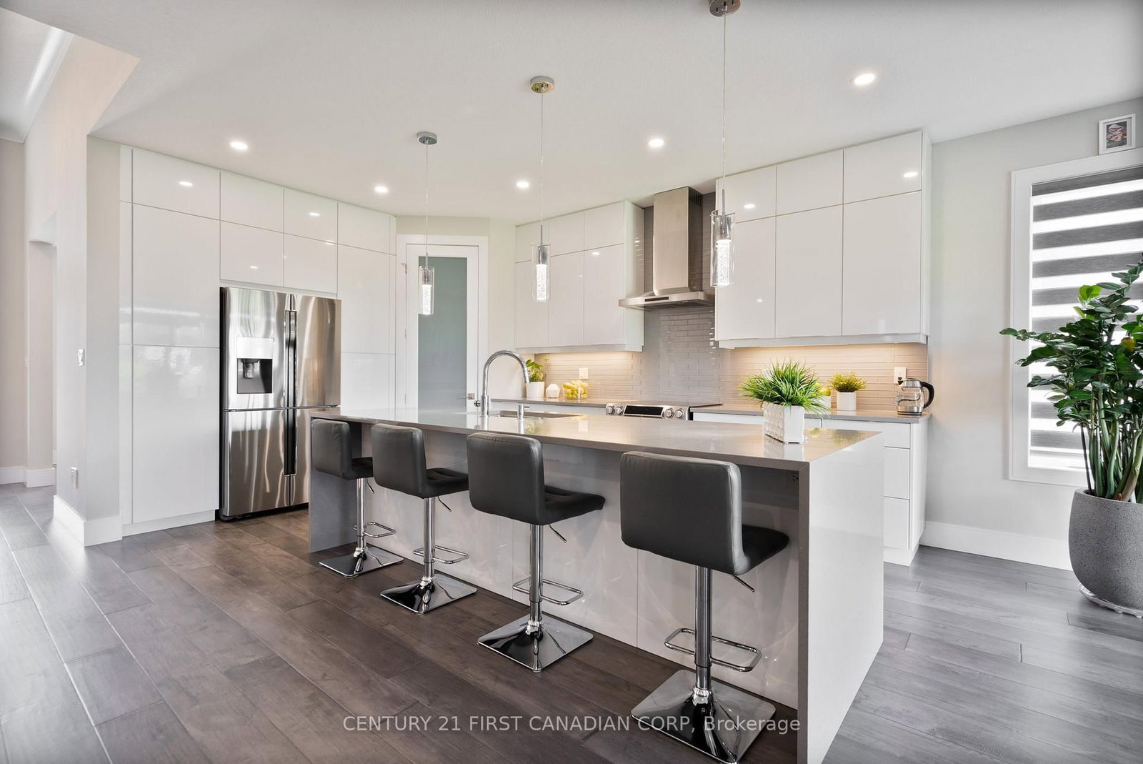 16 Foxborough Place • Thames Centre, ON photo 12