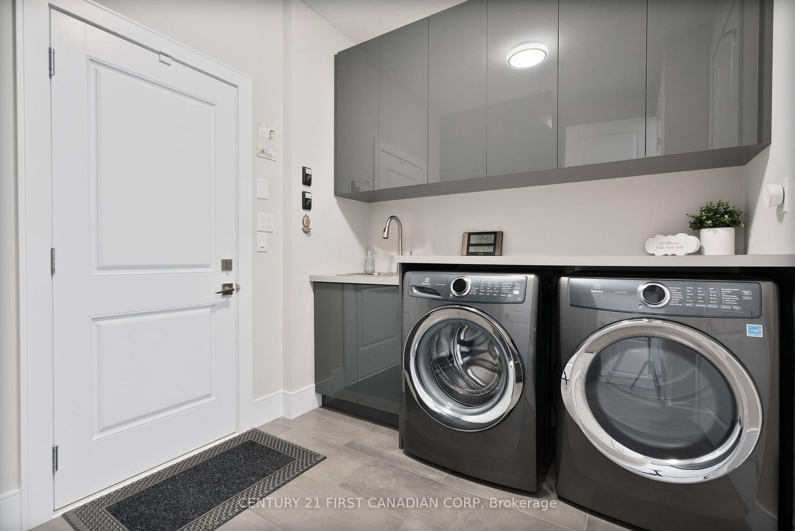 16 Foxborough Place • Thames Centre, ON photo 18