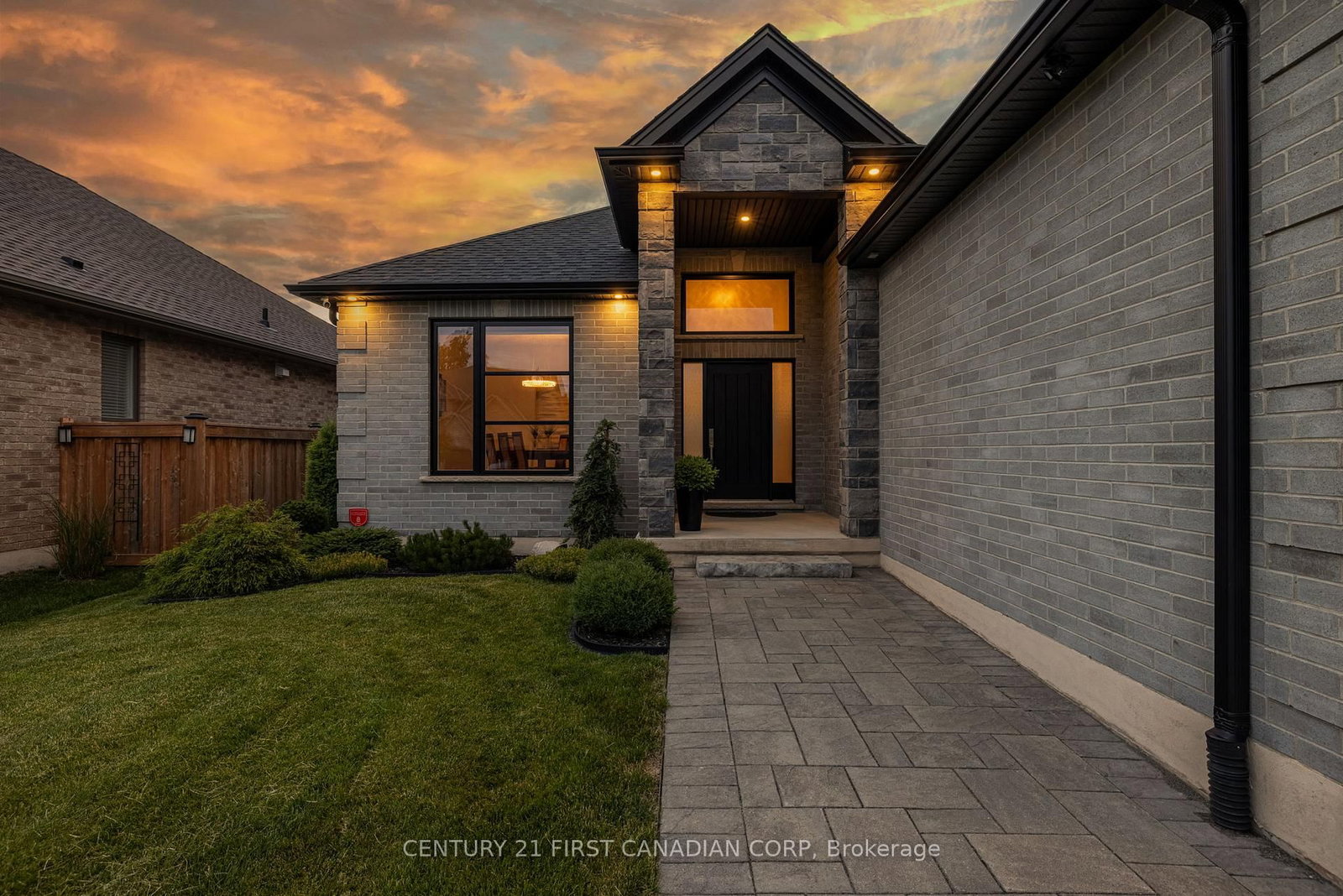 16 Foxborough Place • Thames Centre, ON photo 5
