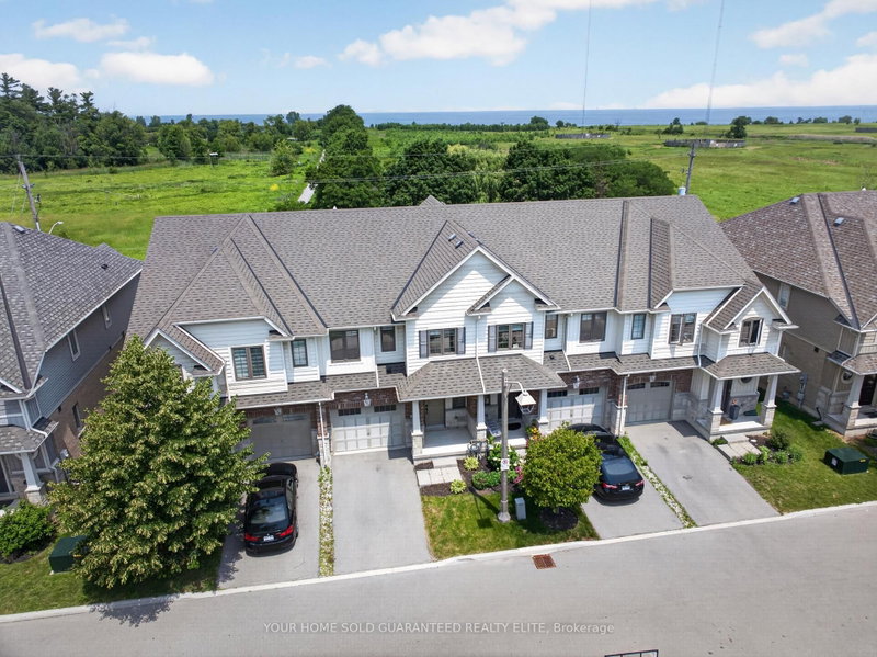 home for lease on 114 Dunrobin Lane