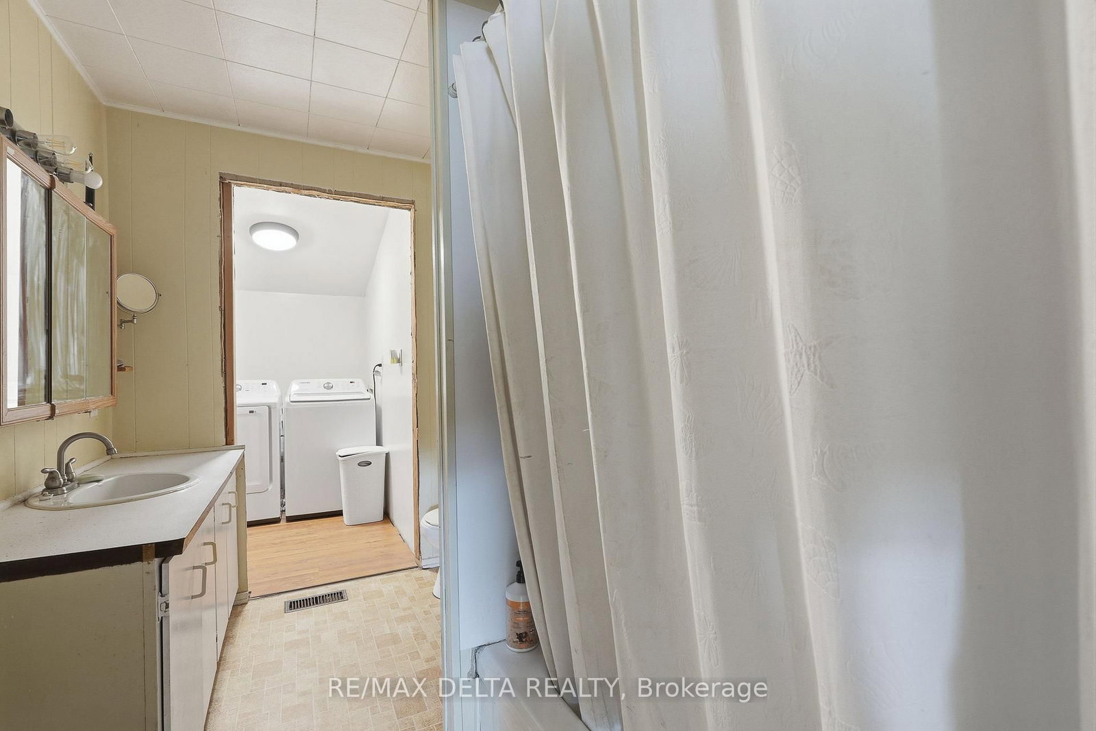 1553 du Lac Road • Clarence-Rockland, ON photo 12