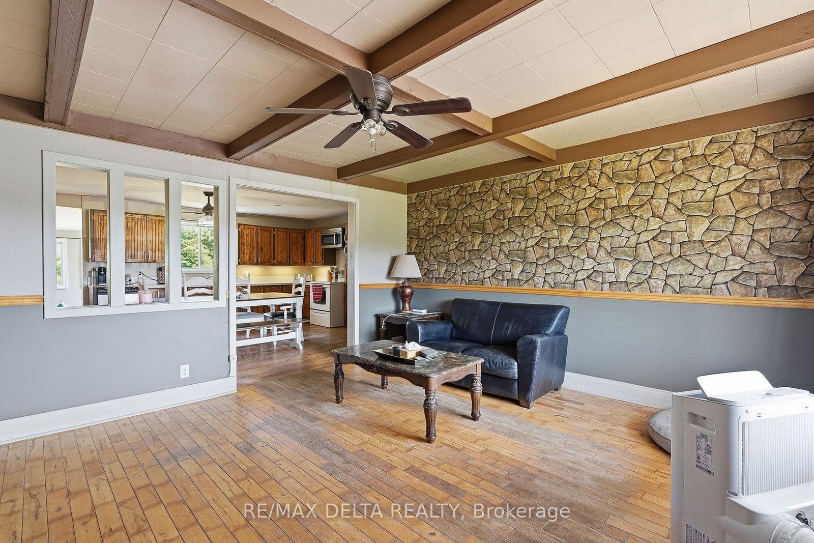 1553 du Lac Road • Clarence-Rockland, ON photo 3