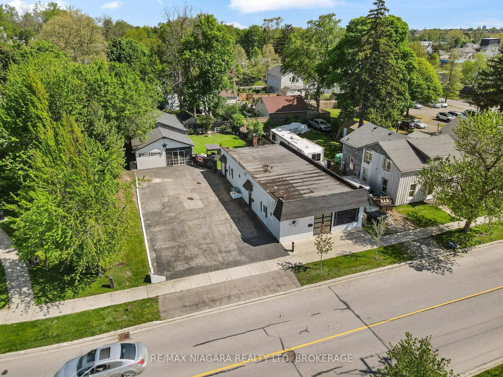61 Queen Street • Fort Erie, ON photo 1