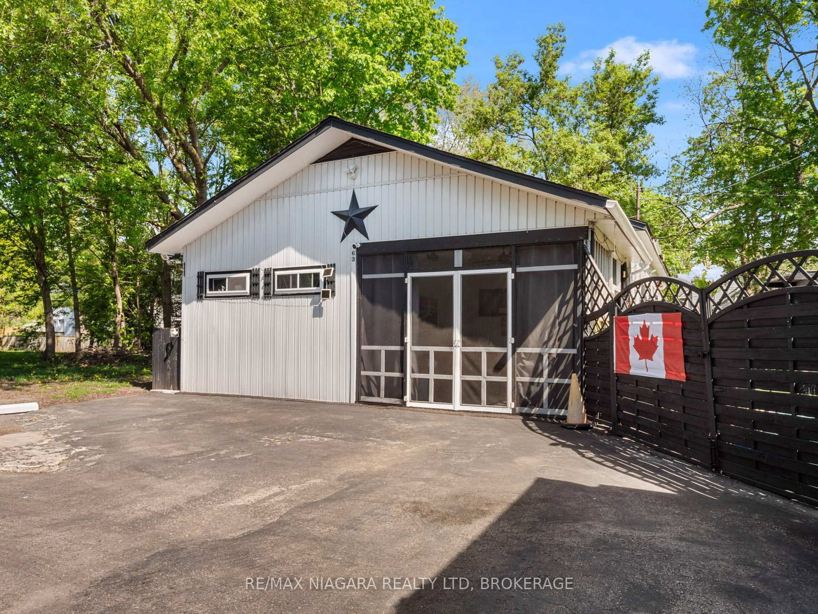 61 Queen Street • Fort Erie, ON photo 4