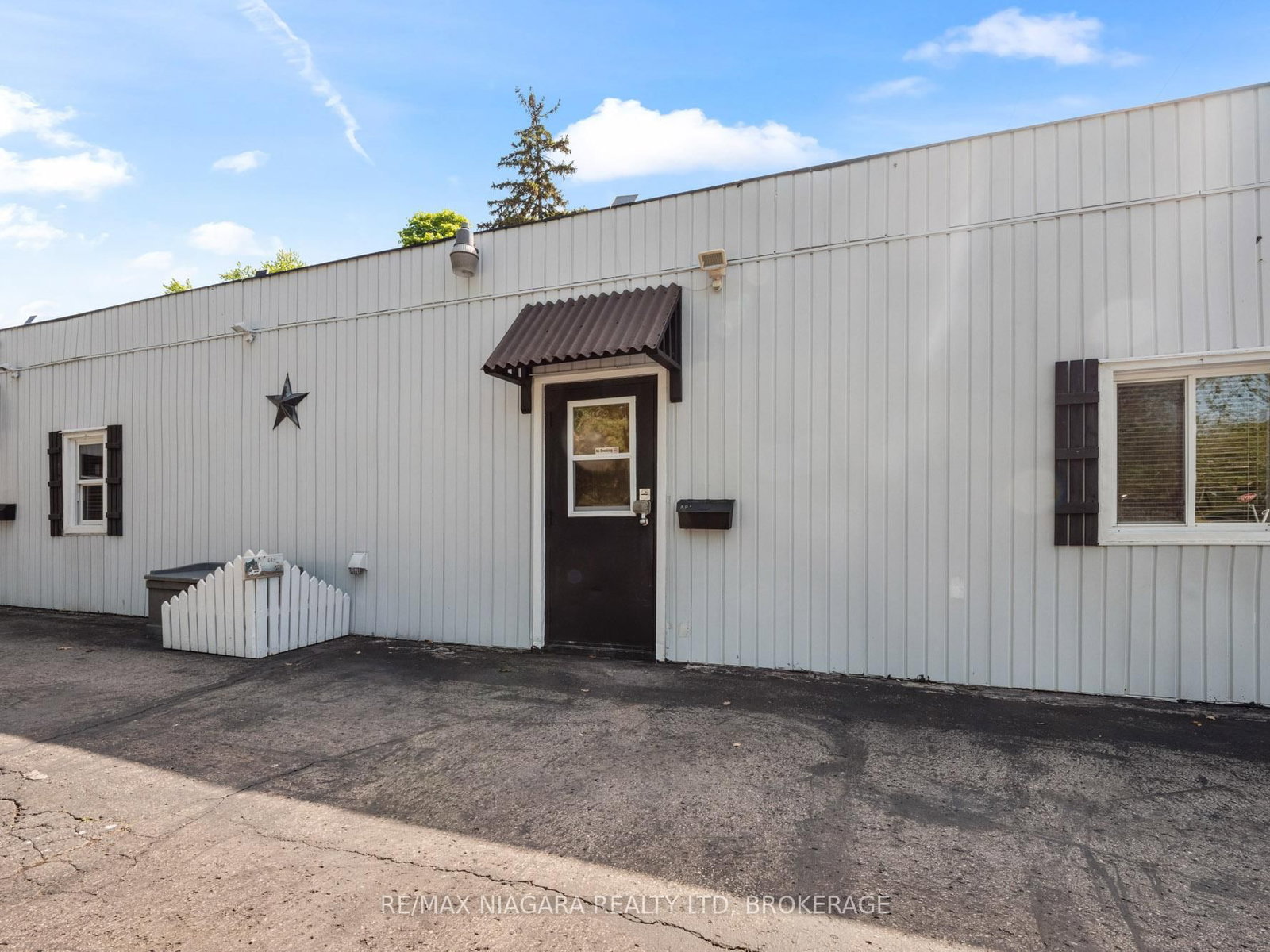 61 Queen Street • Fort Erie, ON photo 5