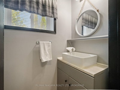 61 Queen Street • Fort Erie, ON photo 9