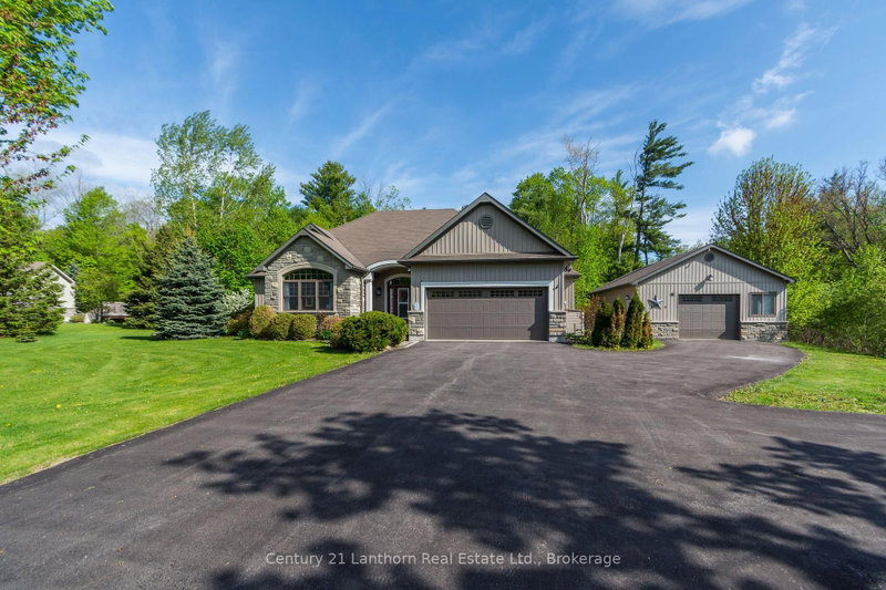 8 Grandview Court