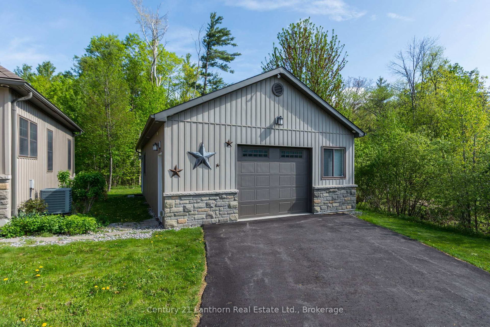 8 Grandview Court • Stirling, ON photo 4