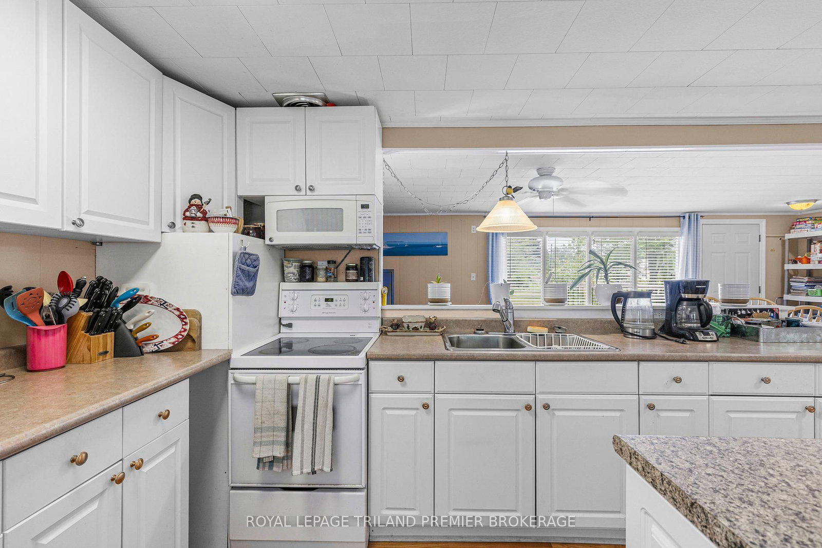 7755 Patrick Street • Lambton Shores, ON photo 11