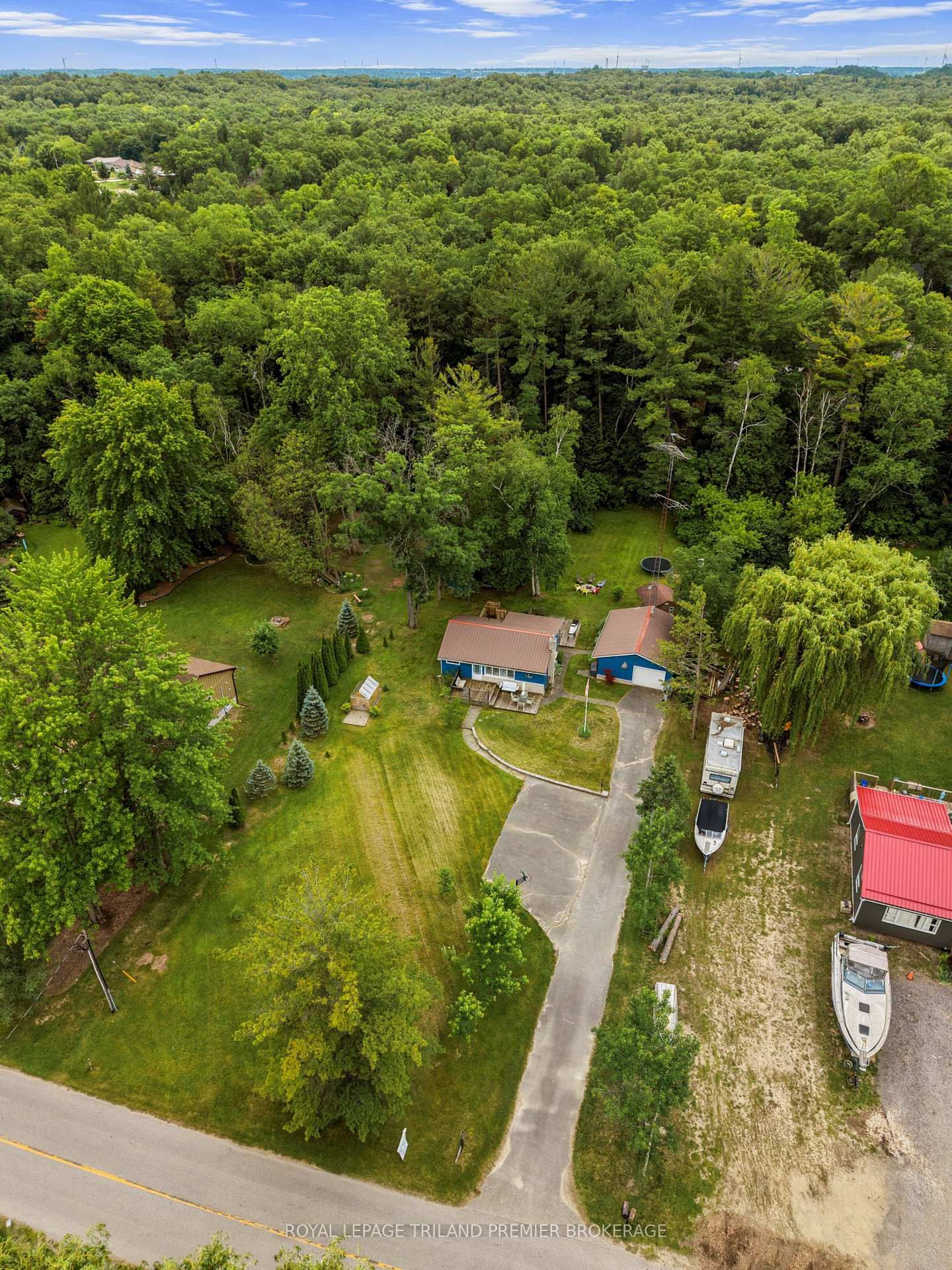 7755 Patrick Street • Lambton Shores, ON photo 35