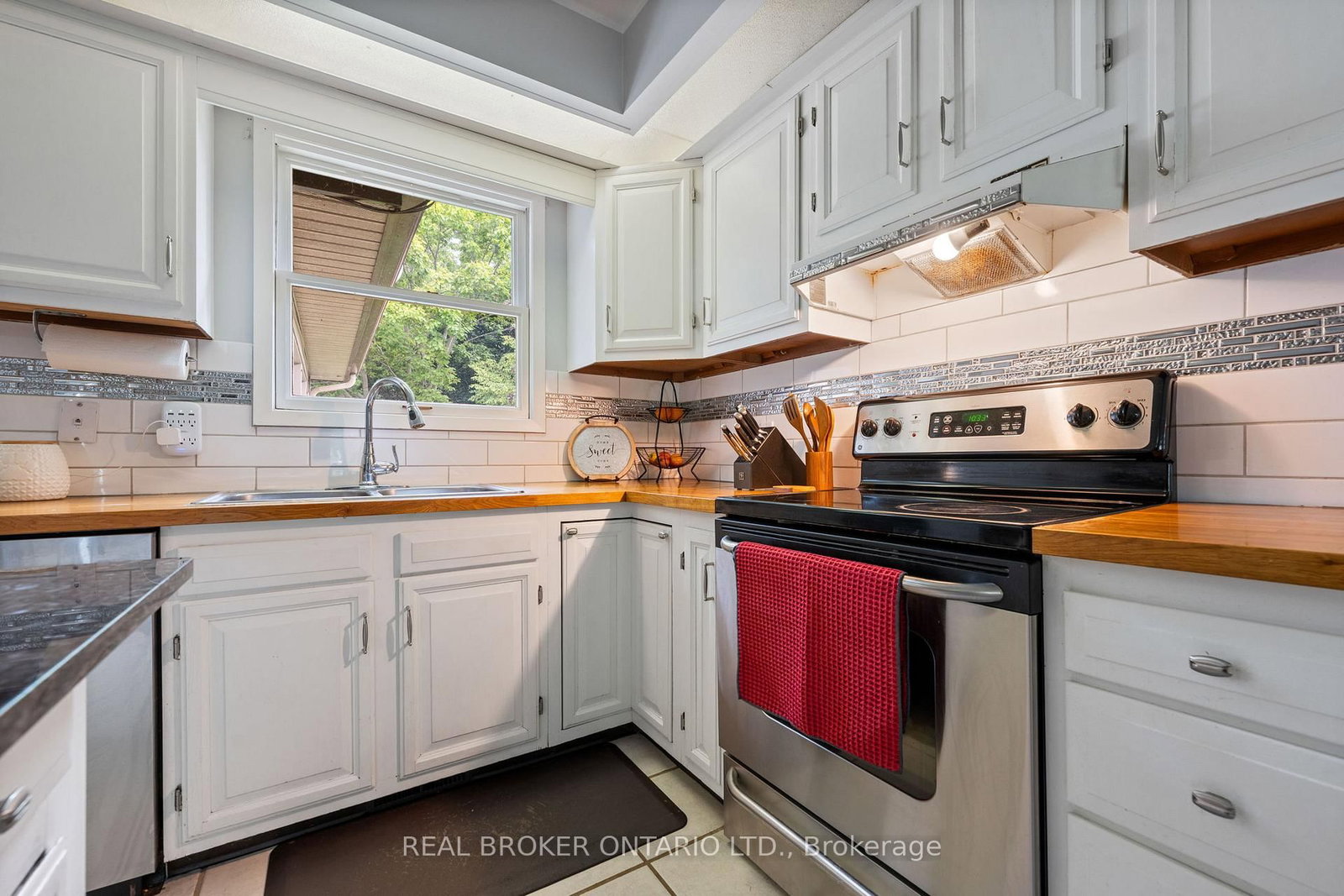 1015 Queen Street • Norfolk, ON photo 9