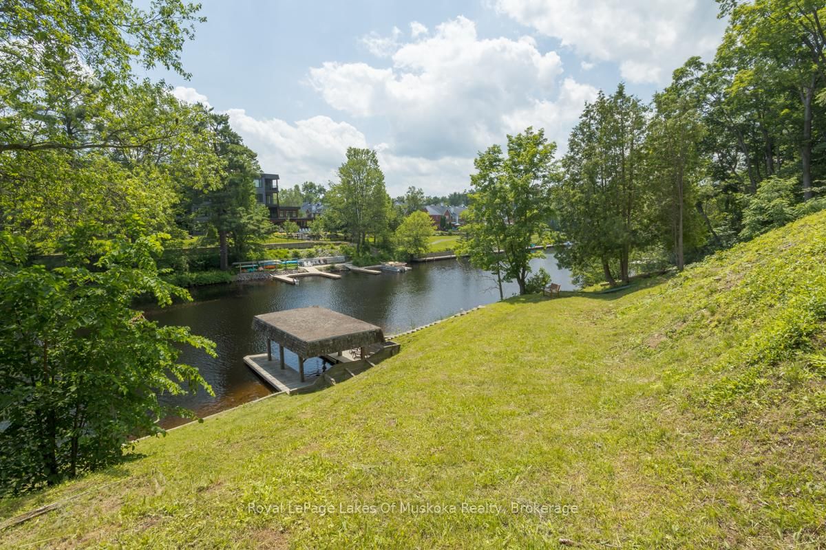 110 Dill Street • Bracebridge, ON photo 48