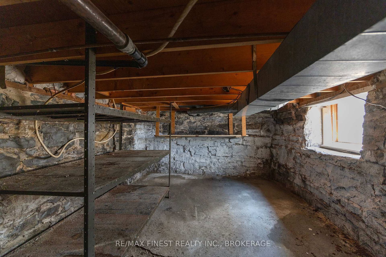 445 Albert Street • Kingston, ON photo 40