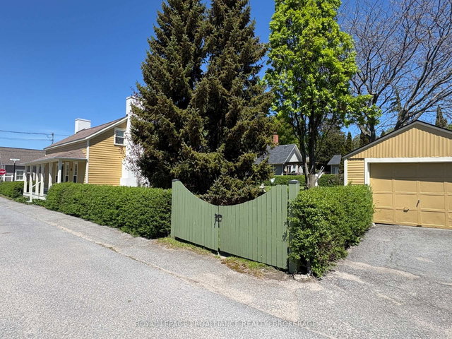 10 Drummond Street