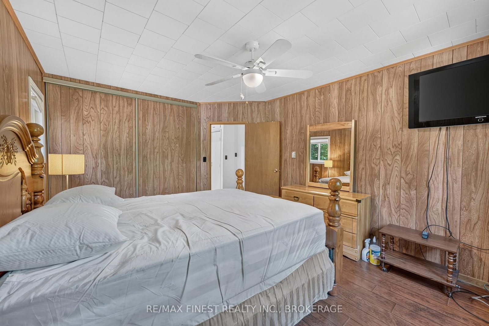 1067 E Island View Lane • Parham, ON photo 19