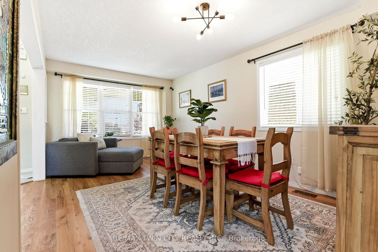 6 Jones Lane • Brantford, ON photo 5