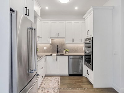 Unit 201 — 99 Louisa Street — more photos