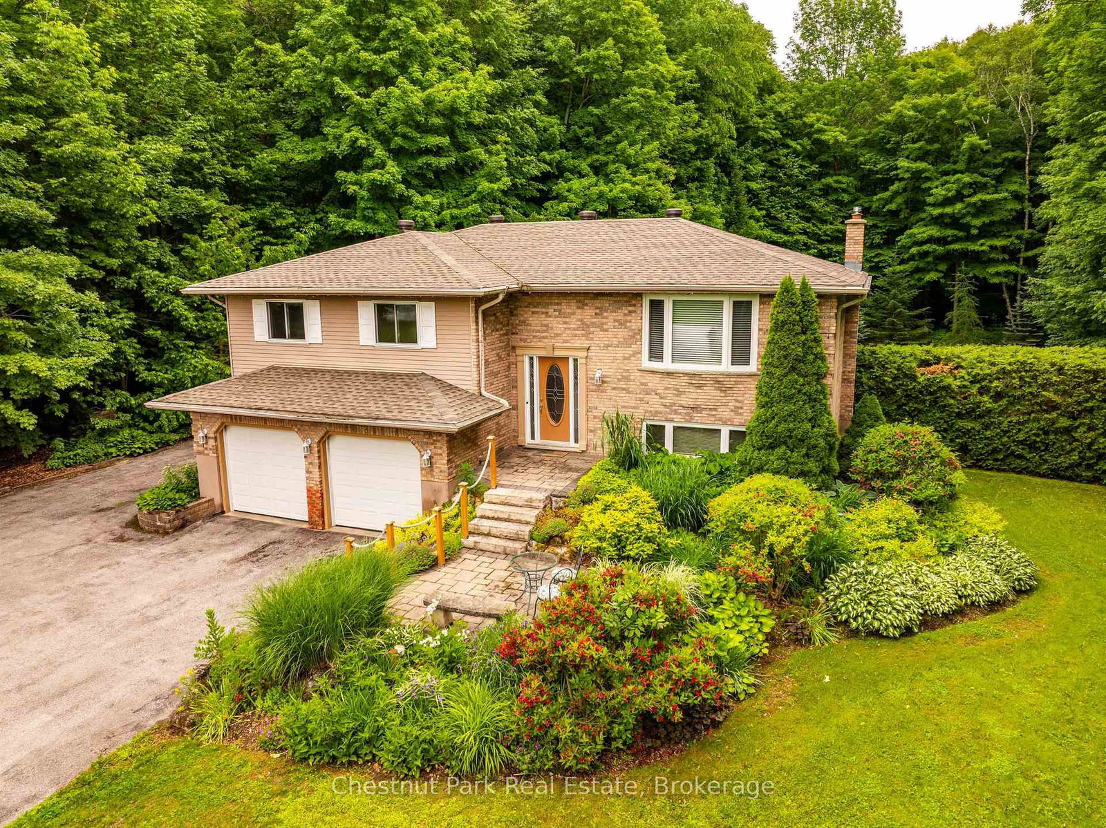 280134 Sideroad 15 • Georgian Bluffs, ON photo 2