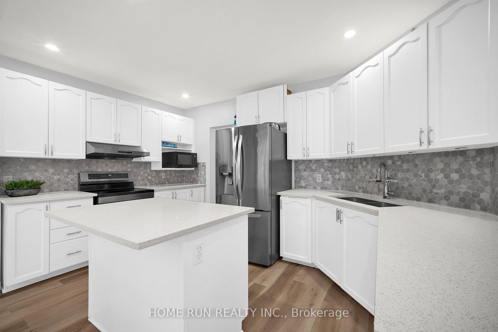 10 Pavona Street • Ottawa, ON photo 17