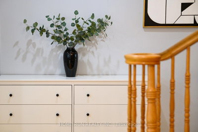 10 Pavona Street • Ottawa, ON photo 4