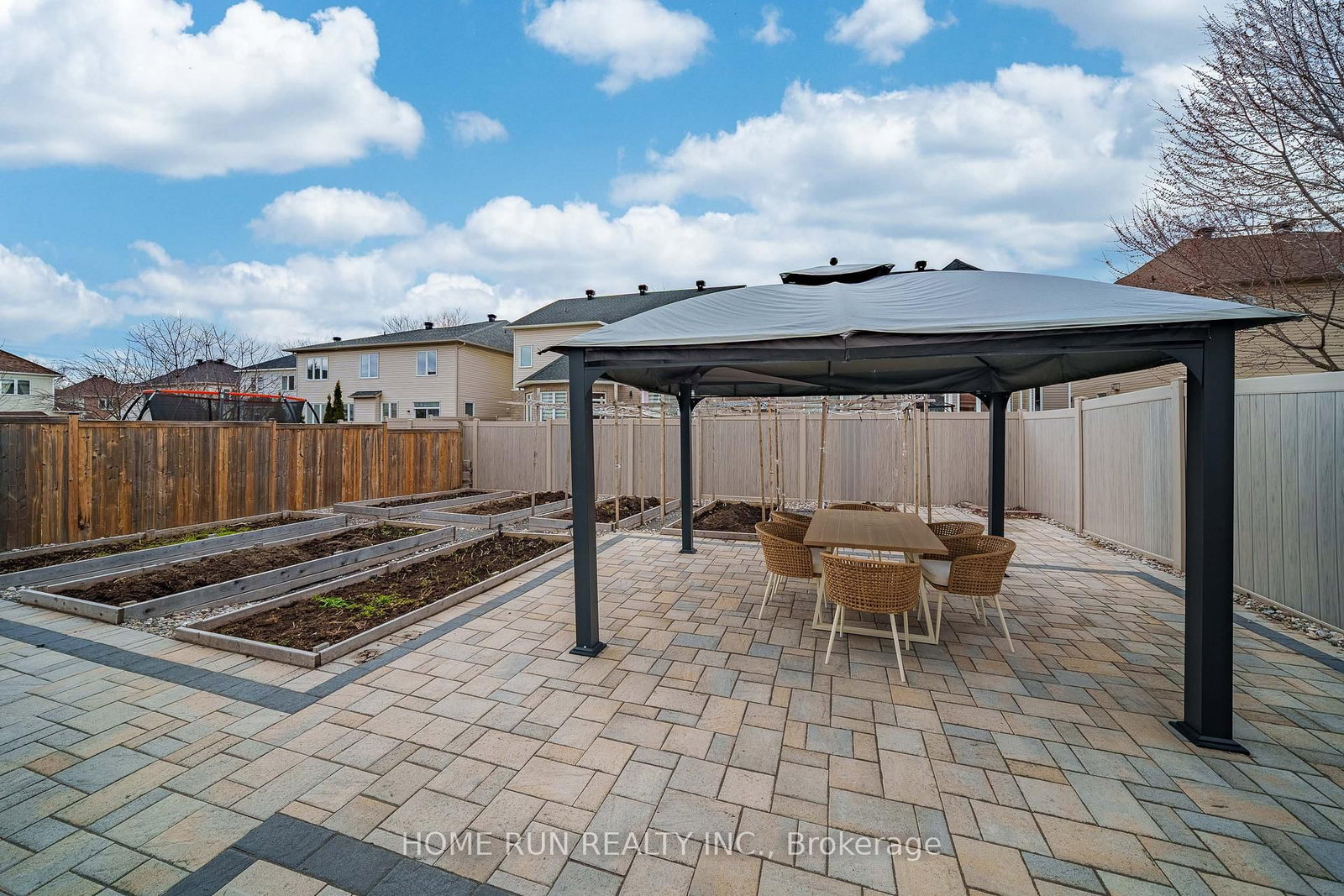 10 Pavona Street • Ottawa, ON photo 45