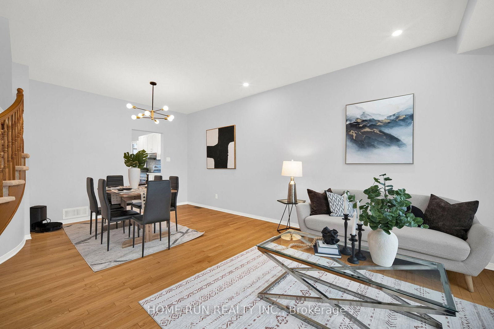 10 Pavona Street • Ottawa, ON photo 6