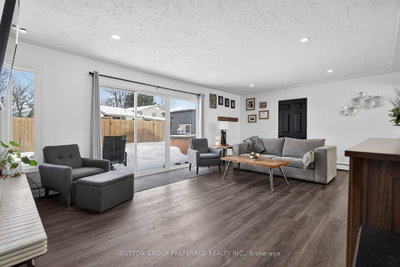 264 Chittick Crescent • Thames Centre, ON photo 6