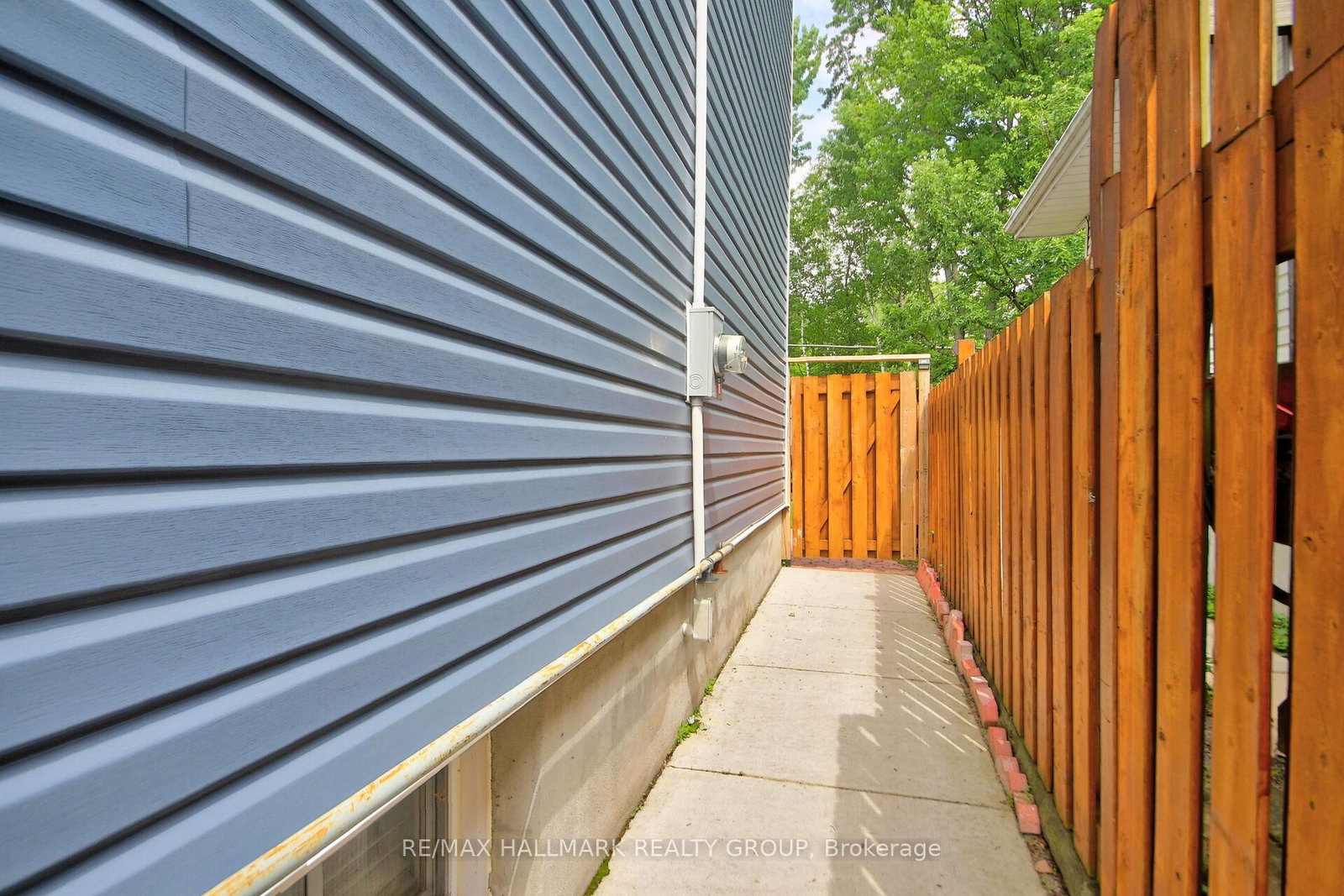 1965 Rosebella Avenue • Ottawa, ON photo 36