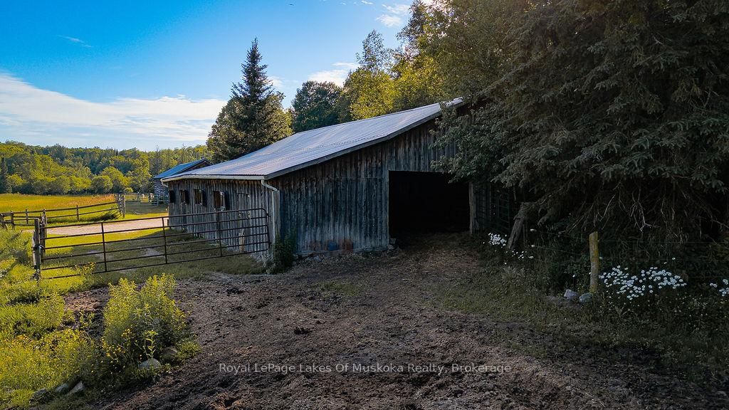 2245 Ahmic Lake Road • Magnetawan, ON photo 35