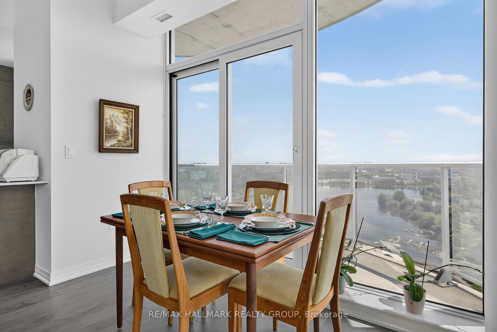 805 Carling Avenue • #2404 • Ottawa, ON photo 19